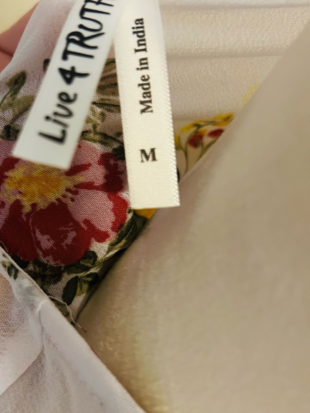 Live 4 Truth Cover-Up Kimono Boho White & Red Floral - Picture 3 of 8